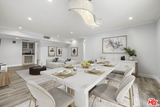 Building Photo - 423 Rexford Dr Unit 106