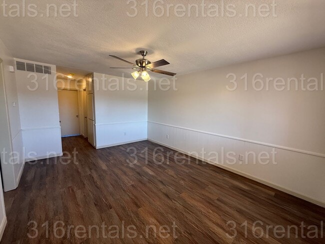 Photo - 3113-3115 S Bunker Unidad 3115 S Bunker Hill Dr