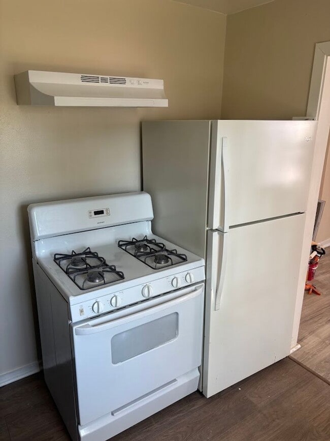 Photo - 4745 Lind St Unidad A