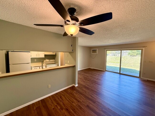 Photo - 8856 Jasmine Ln