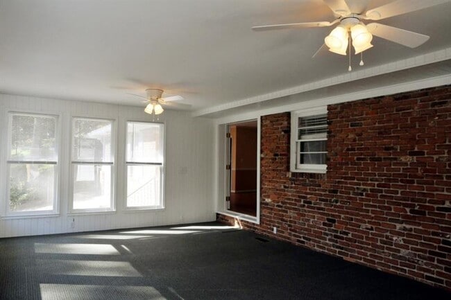 Photo - 1278 Fairhill Ln NE