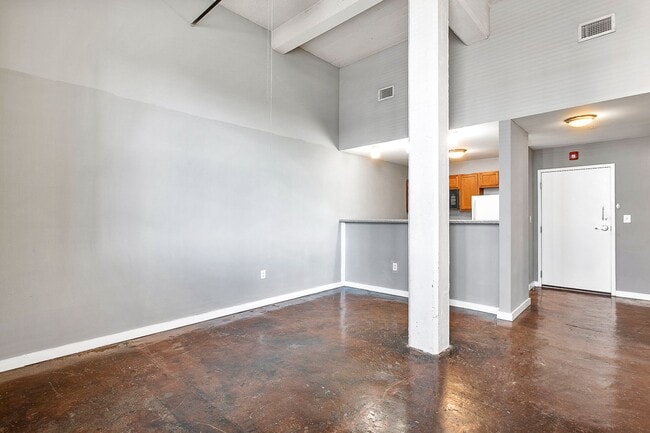 Photo - 1510 W Broad St - Residential
