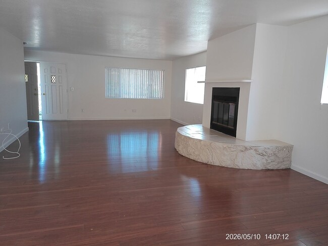 Photo - 4 Bedroom 3 bath house with 2 Car Garage