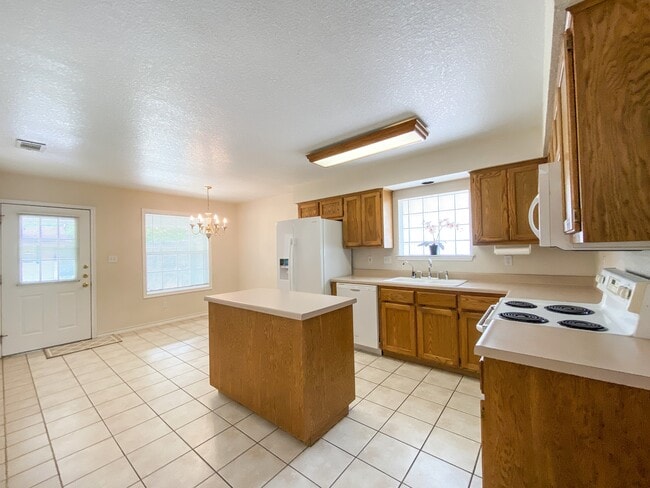 Photo - 1663 Lantana Cir