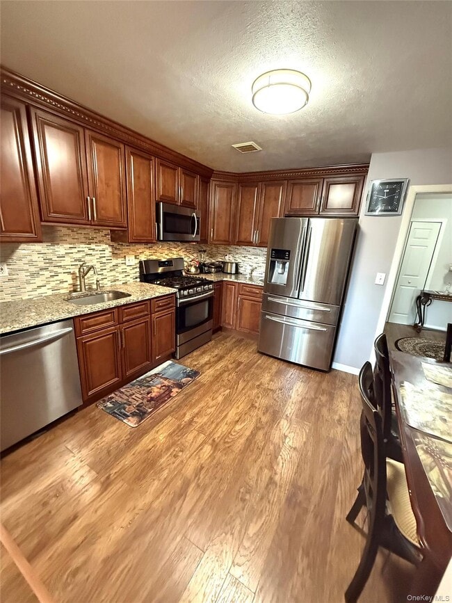 Photo - 138 Country Club Ln