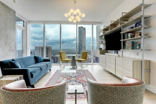Building Photo - 301 West Ave Unit 1409