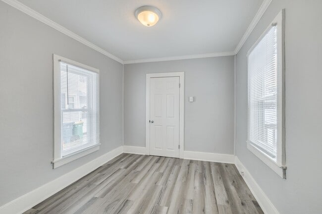Building Photo - 31/33 S Butler St Unit 31 Rental