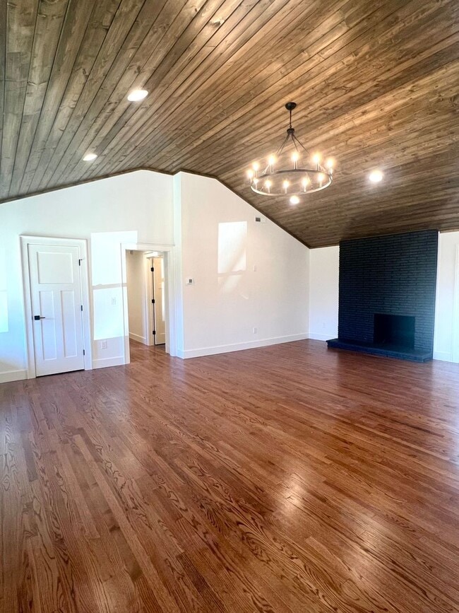 Photo - 3 Bedroom 2 Bath house Great Hendersonville Location!