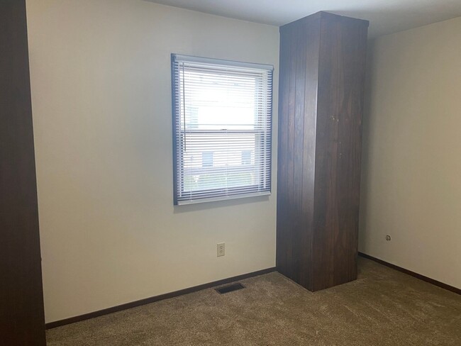Photo - 4130-4136 Canterbury Dr Unit 4130