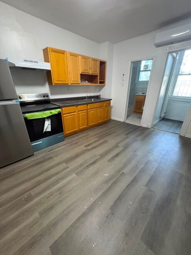 Photo - 165 Linden St Unidad 1N