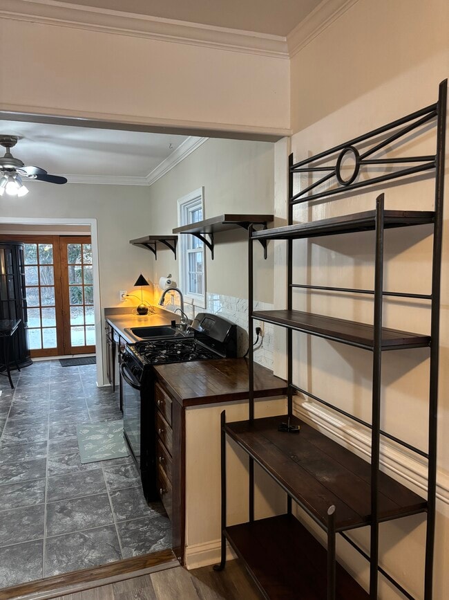 Photo - 952 Magothy Ave