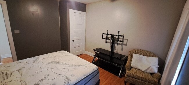 Photo - 228 2nd St Unit 3