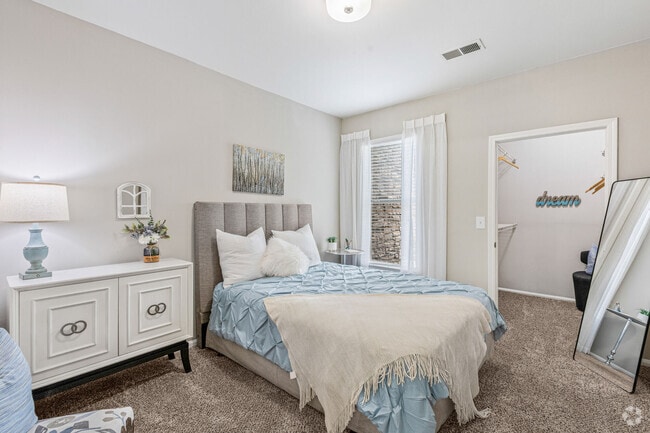 Building Photo - Retreat At Johns Creek Rental