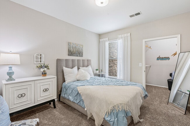 Photo - Retreat At Johns Creek Apartments