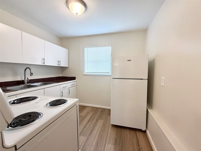 Photo - 5415 Scott St Unit 35