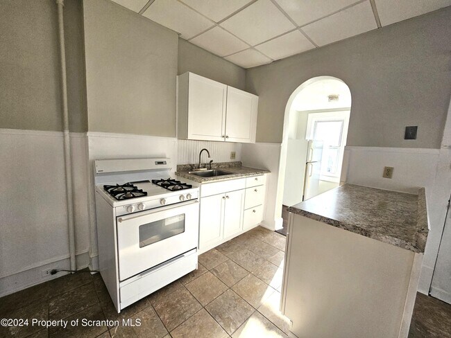 Photo - 2122 N Main Ave