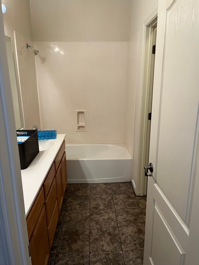 1911 Trail Way