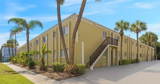 Building Photo - 3206 W Azeele St Unit 219