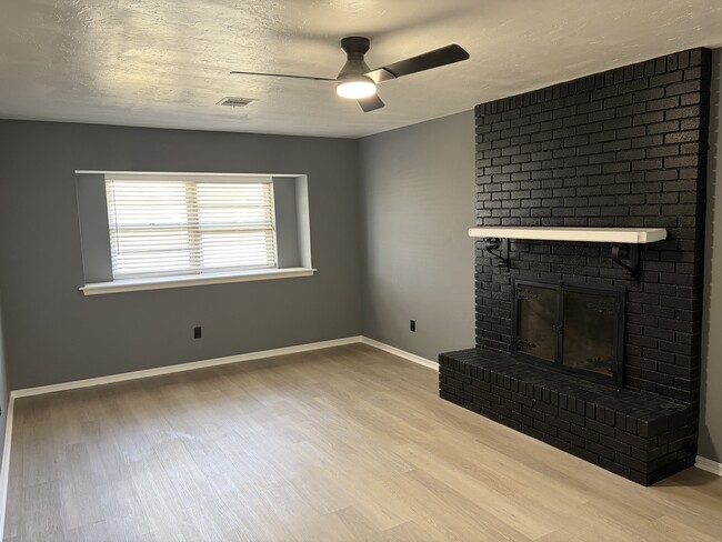 Photo - 5800 NW 45th St