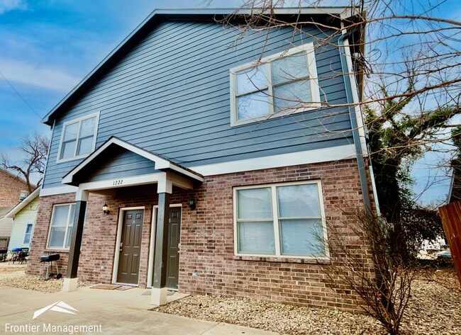 Building Photo - 1222 Bertrand St