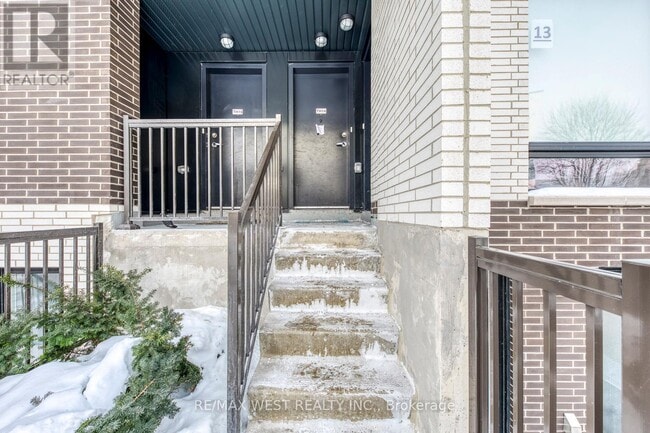 Photo - 10 Ed Clark Gdns