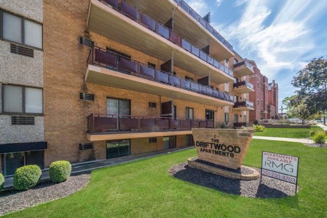 Photo - 30 2nd St Unidad 304