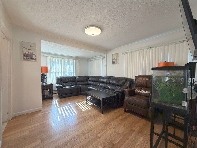 Photo - 10 W Elm Ave