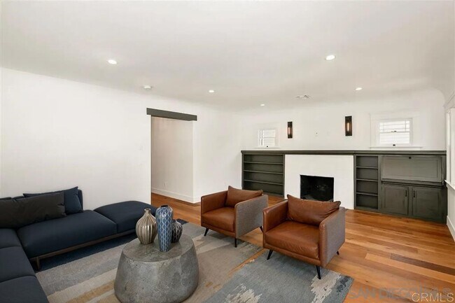 Photo - 2635 Montclair St Casa