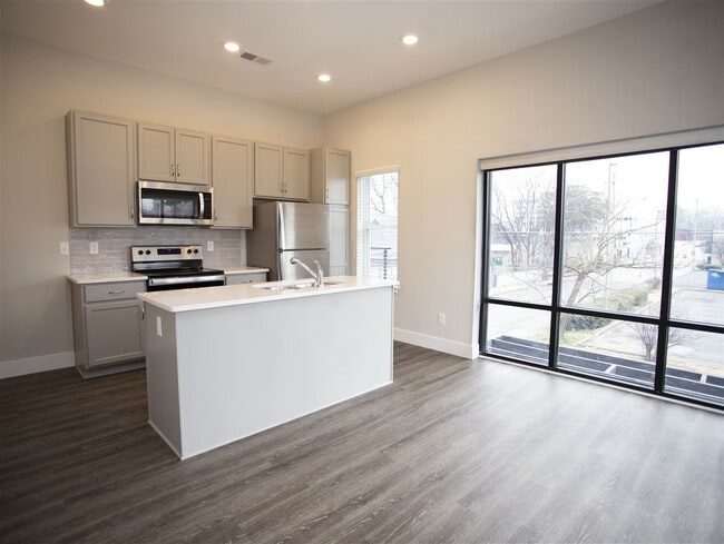 Photo - 45 Diana St Unit 205