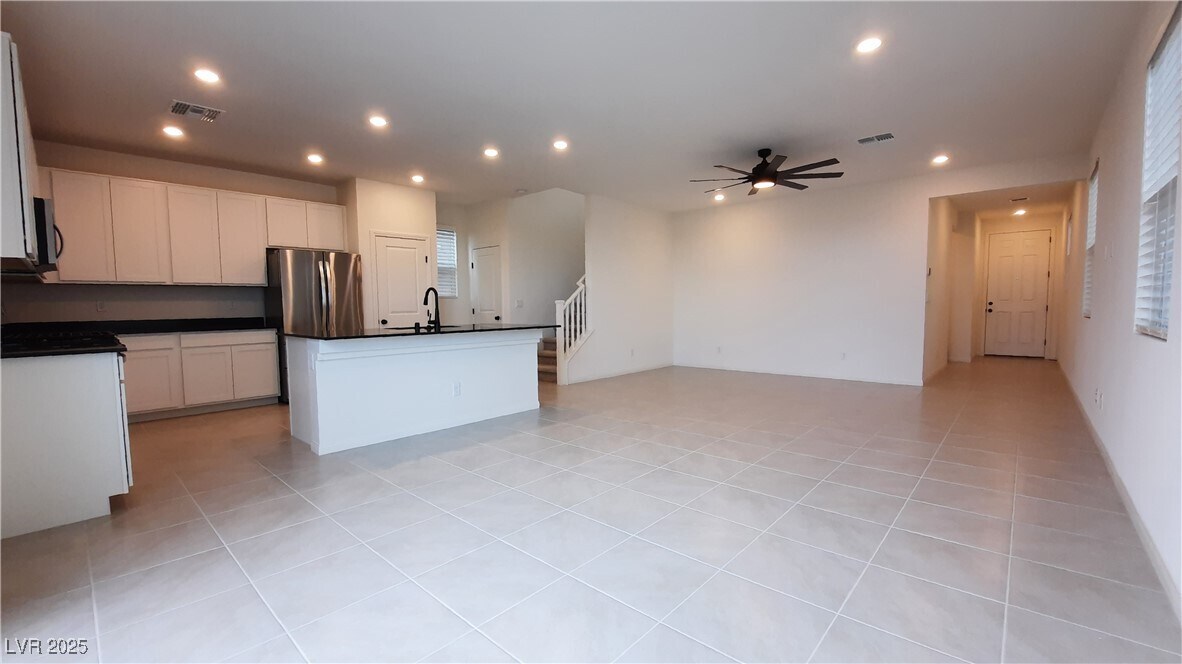 Photo - 9084 Marigold Crk St