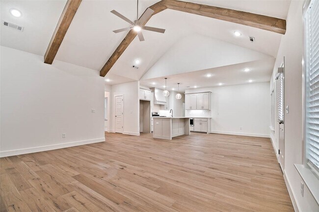 Photo - 2 Rothbury Ln