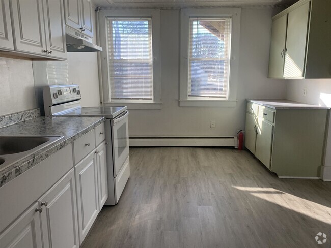 Building Photo - 22 South St Rental
