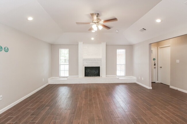 Photo - 2601 Valley View Dr