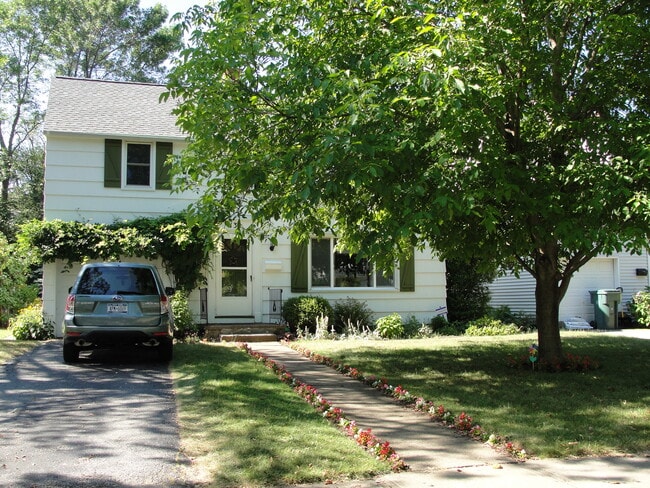 Building Photo - 131 Shelbourne Rd