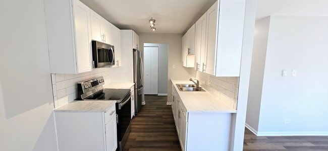 10 Oak Ave