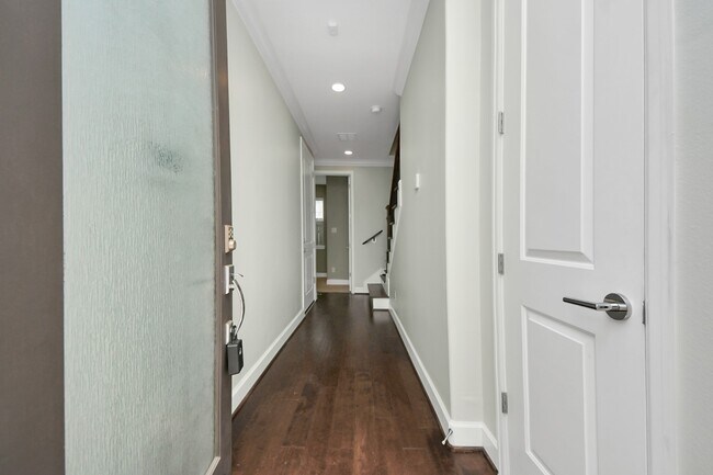 Photo - 1716 Stuart St