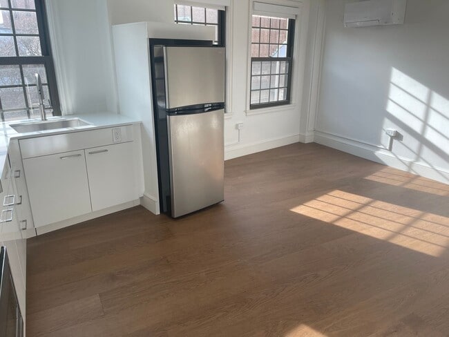 Photo - Harvard Sq Super Sunny ALL NEW 2 Bed Central AC 1 Free Month Students ok NOW OR March