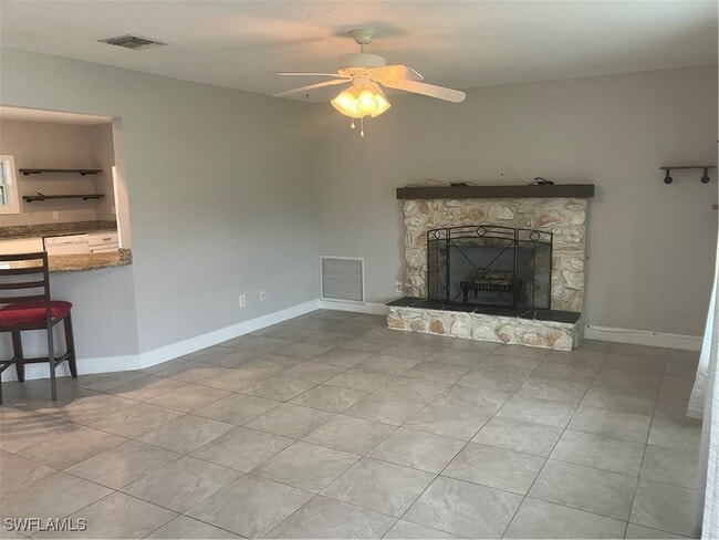 Photo - 893 E Valley Dr