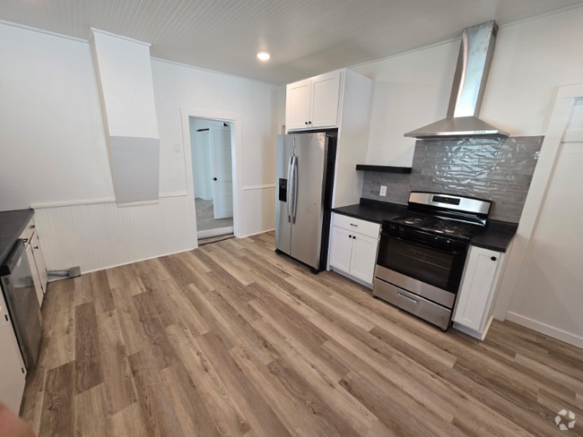 Building Photo - 540 Dunkirk Ave Unit 2 Rental