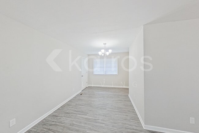 Photo - 6537 St Louis St