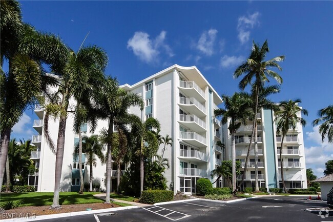 Building Photo - 1300 Gulf Shore Blvd N Unit 205 Rental