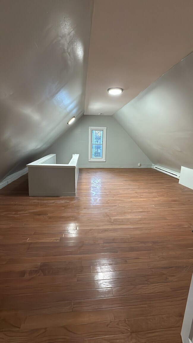 Photo - 251 Newhall St