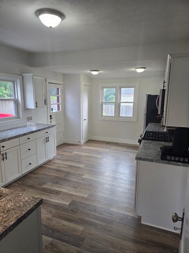 Photo - 3274 Briggs Blvd NE