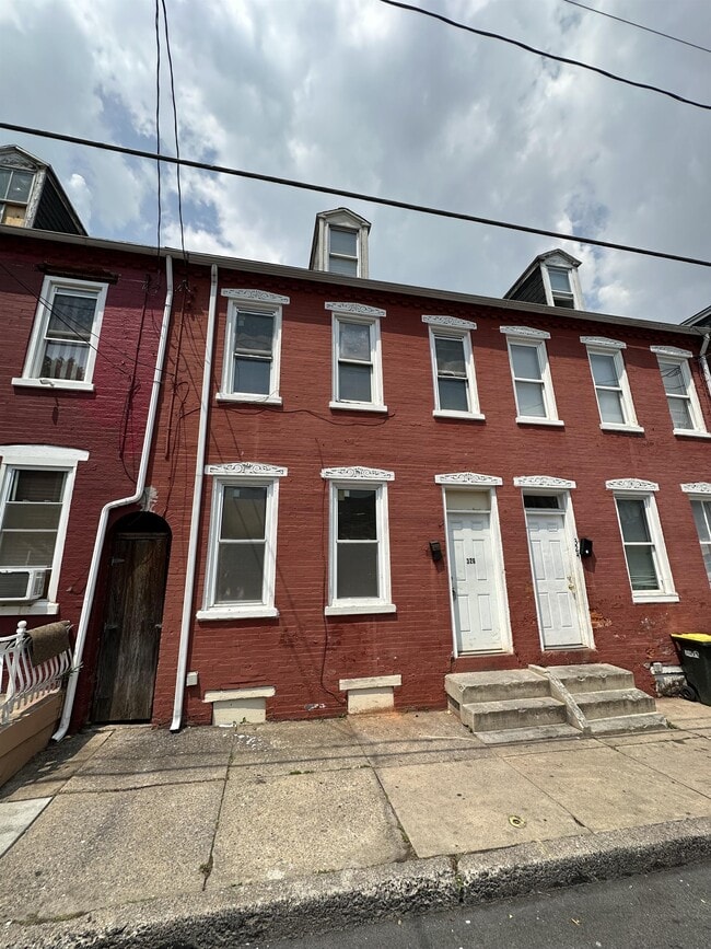 Building Photo - 326 Beaver St