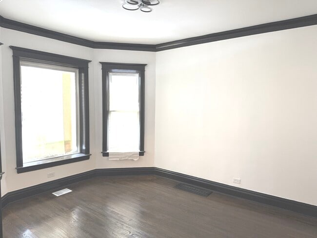 Photo - 6522 S Paulina St