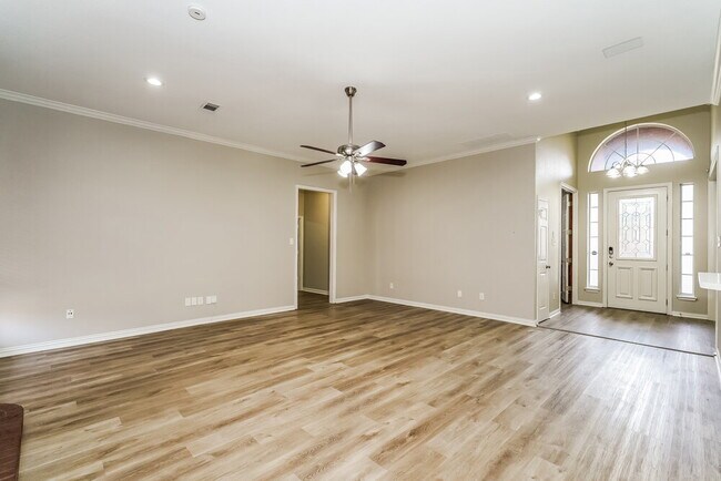 Photo - 708 St Johns Dr