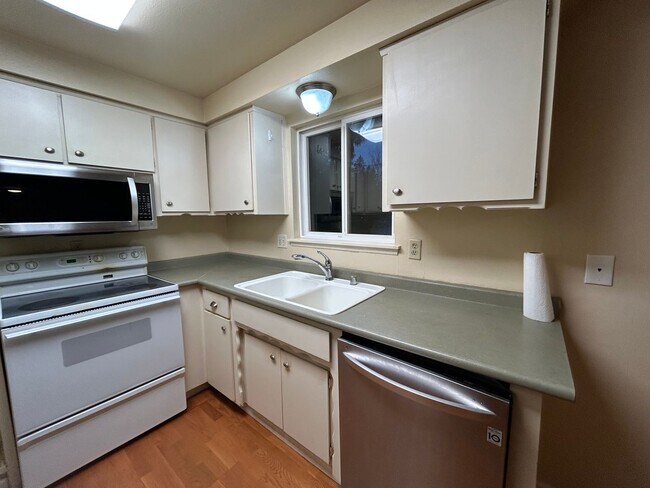 Photo - 5952 Longdin Rd