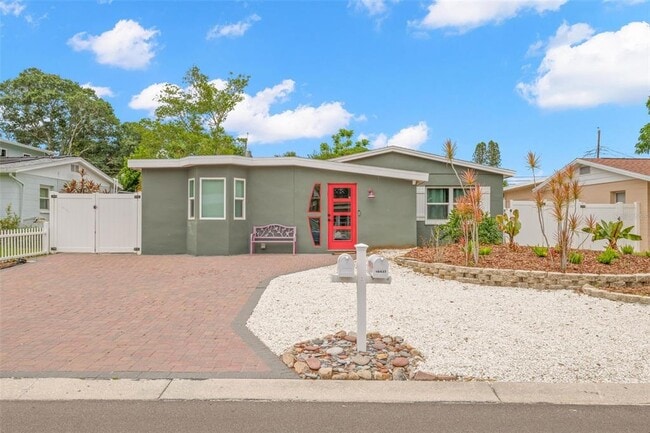 Building Photo - 10437 Cirimoya Ln