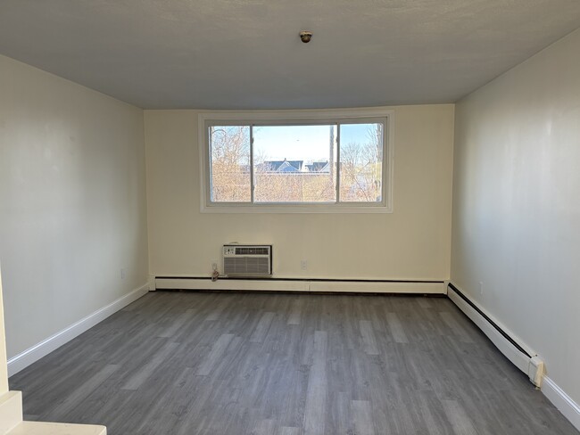 Photo - 101 Waite St Unit B4