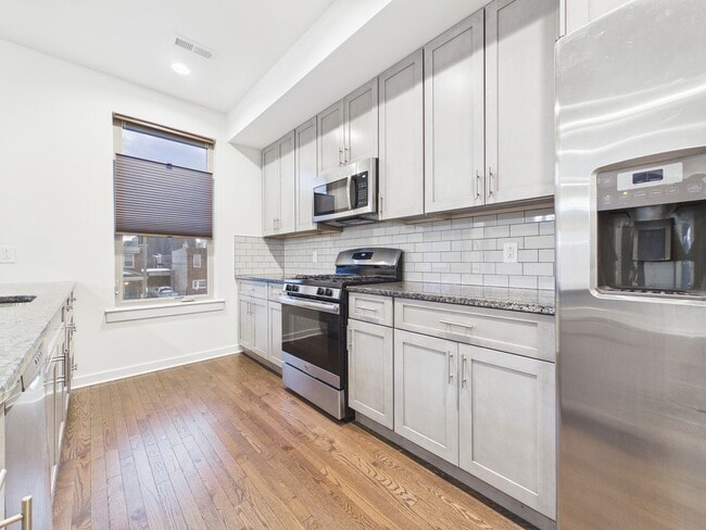 Photo - Townhouse for rent with 1 car garage